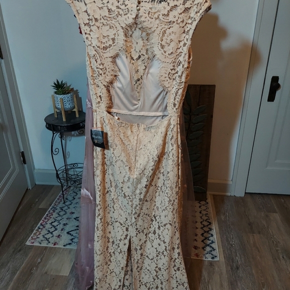 Soieblu Formal Dress - Picture 2 of 7